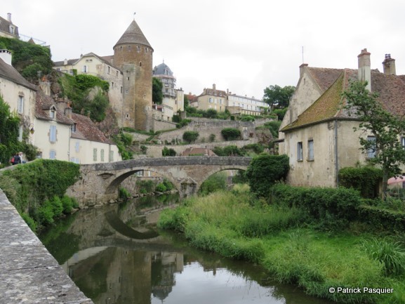 Semur-en-Auxoix l'Armançon