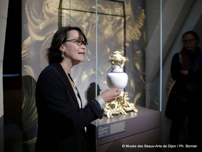 Catherine Tran-Bourdonneau: Conservatrice du patrimoine, responsable des collections extra-européennes du musée des Beaux-Arts de Dijon.