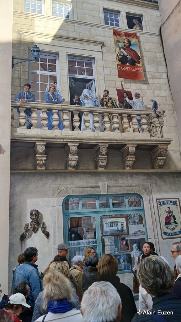 La fresque murale des personnages célèbres de Dole.