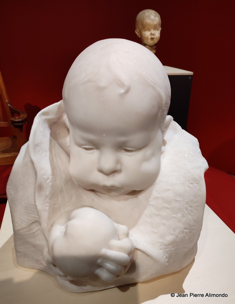 Jean Dampt Enfant à la pomme, 1895 Marbre